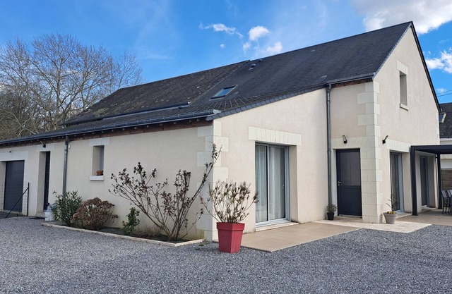 Family home Azay-le-Rideau 8 p garden/parking