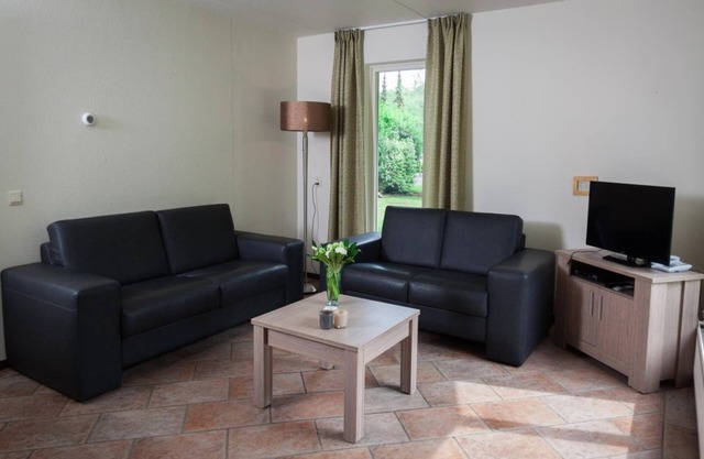 Family Home in Scherpenzeel near Nature Trails