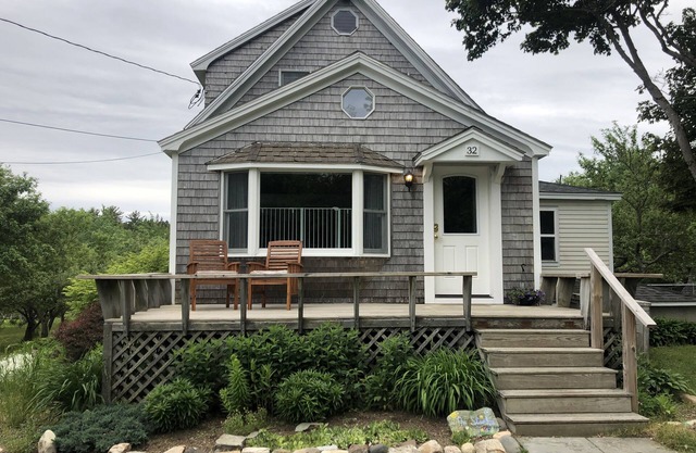 Family Home Overlooking the Harbor Easily Walkable to Town