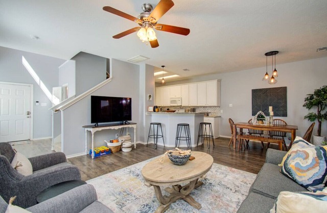 Family Home with Private Backyard and Garage!