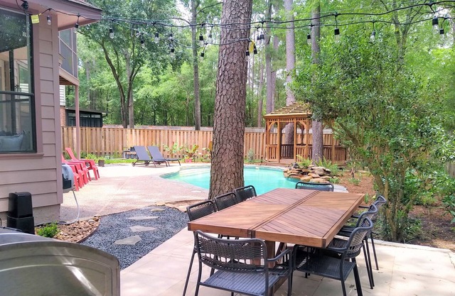 Family home with private pool in heart of The Woodlands TX