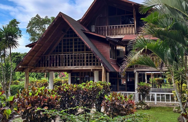 Family house located in the Ecuadorian Amazon.