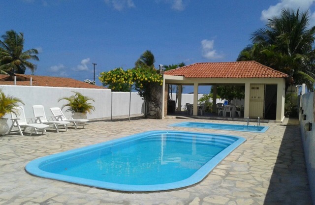 Family house, swimming pools, wheelchair accessible, 80 meters from the sea, Lucena/Camacari