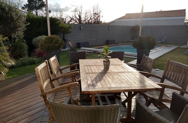 Family house with heated pool
