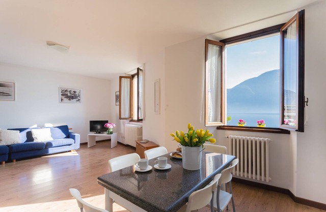 Family Lake Apartment