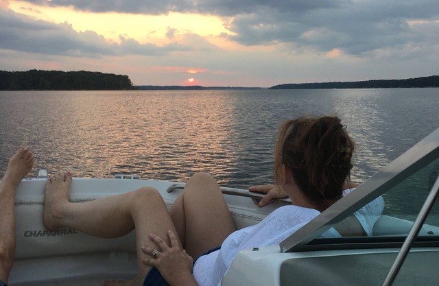 Family lake house retreat on Kerr Lake