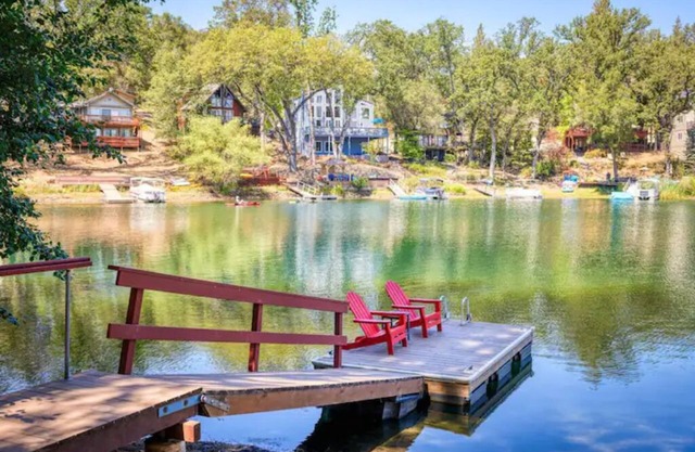 Family Lakehouse w/Private Dock & Swim!