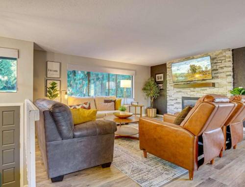 Family Paradise Hot Tub, Fire Pit n Play House