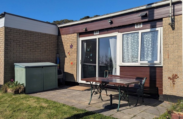 Family & Pet Friendly Chalet - sleeps 5n