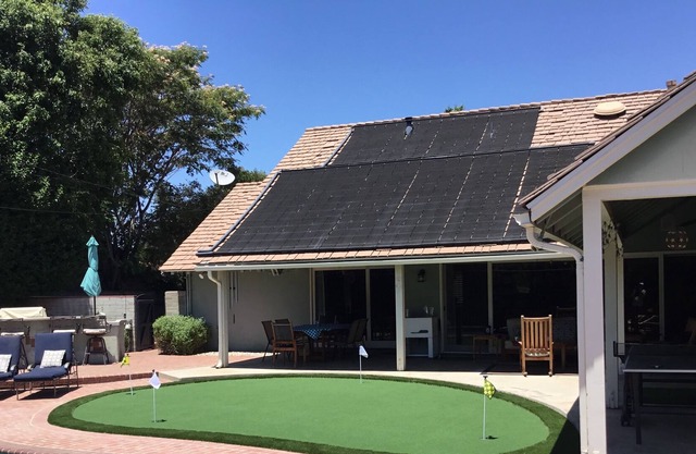 Family & Pet Friendly Home Sleeps 10 Pool BBQ Putting Green Universal