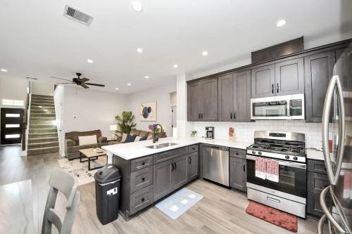 Family Retreat 3 Bedroom House in Sugarland