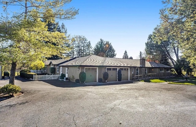 Family Retreat in the Heart of Wine Country