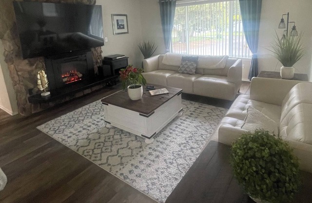 Family Retreat-Indoor Spa and Game Room