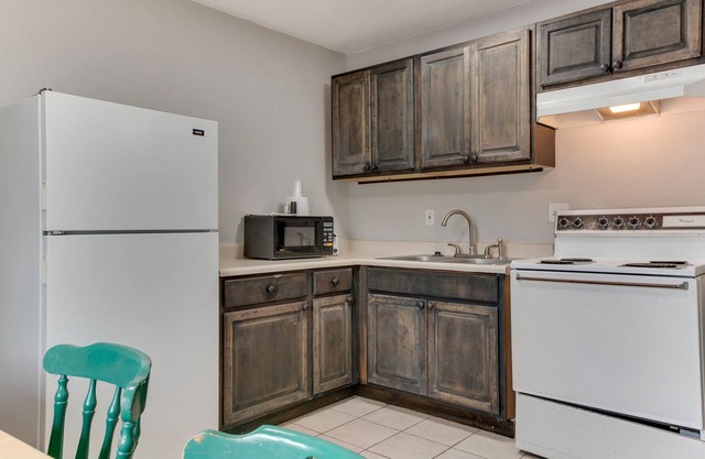 Family Room + full kitchen at Dolores Mountain Inn