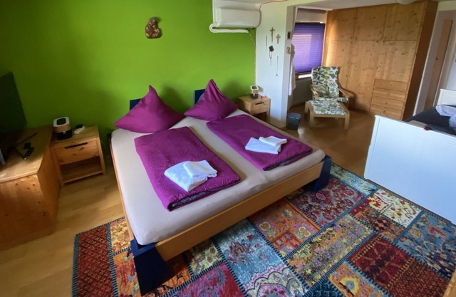 Family room with approx. 22sqm, shared bathroom / shared WC, max. 4 persons