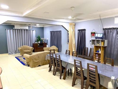 Family's Homestay