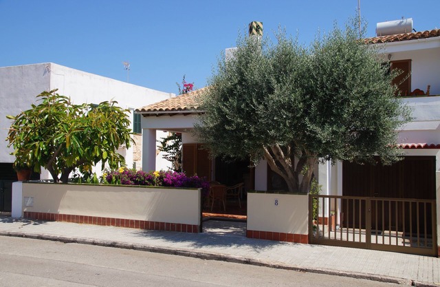 Family semi-detached house in a very quiet neighborhood near the beach and is Trenc.