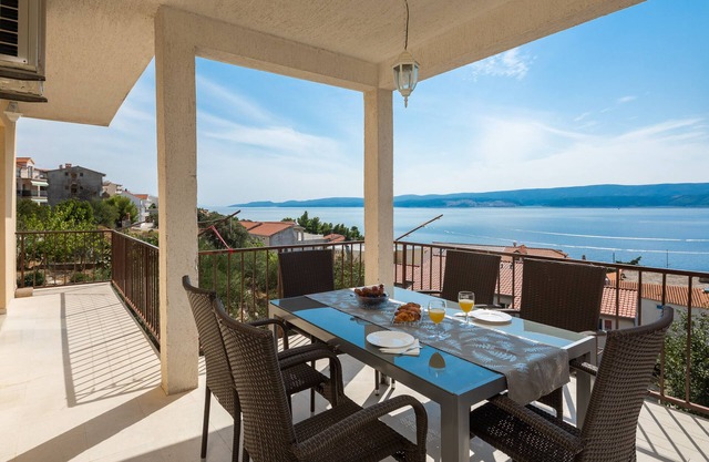 Family sea view apartment