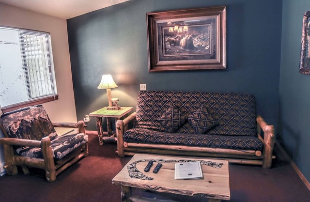 Family Sized 1 Bedroom Chalet, sleeps up to 6