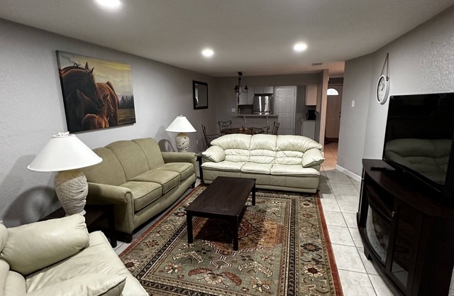 Family sized apartment in SW ocala near the Rainbow river and WEC