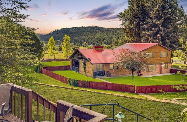 Family-sized home with hot tub and sauna in the heart of SW Colorado