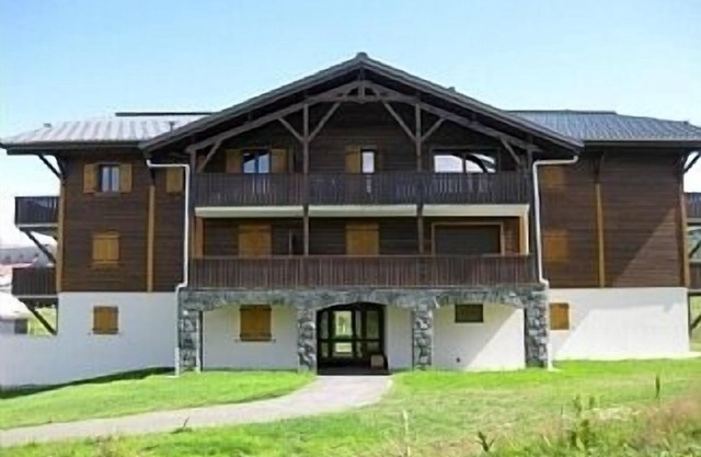 Family Ski Apartment With 'Ski In Ski Out'