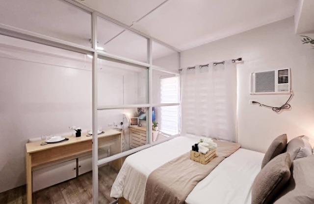 Family studio centrally located and can fit 4 adults