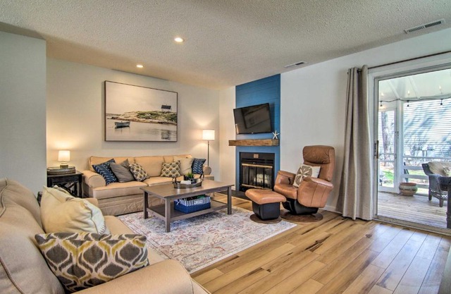 Family Townhome 1 Mi to Beach and Boardwalk