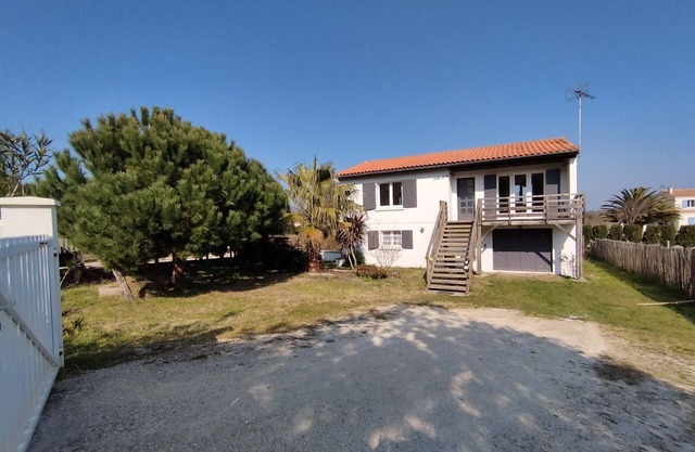Family Villa Near Surf Beach with Garden & Terrace in Grand Village Plage