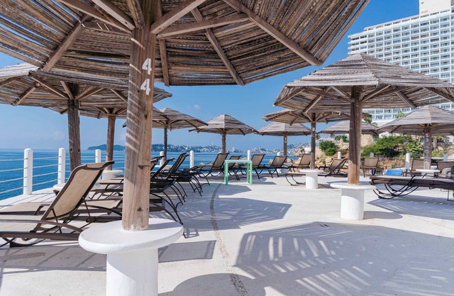 Family vacation | Beach and Pool