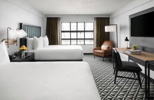 Family Vacation! 3 Modern Units, Restaurant, Bar, Near Prudential Tower