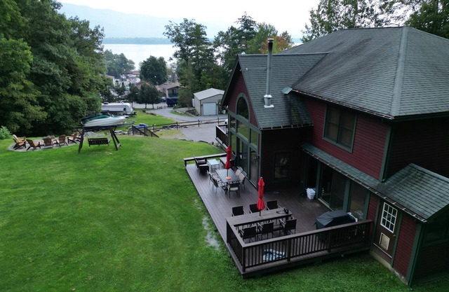 FAMILY VACATION-Large & SpaciousHome,LakeViews, Beach,Dock,2 Pools,Playgrounds