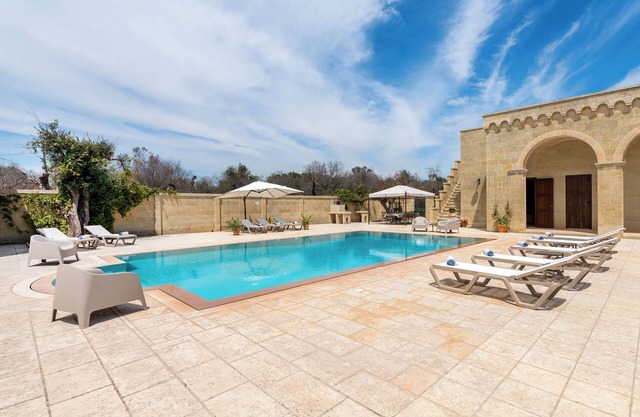 Family Villa with pool in Salento