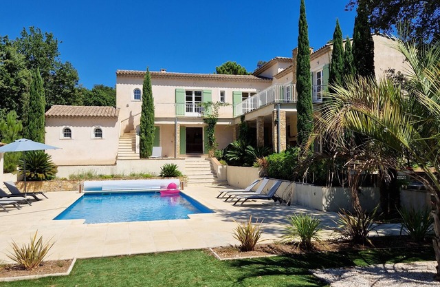 Family Villa in the Bay of Saint-Tropez