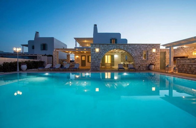 Family Villa in Aliki Paros