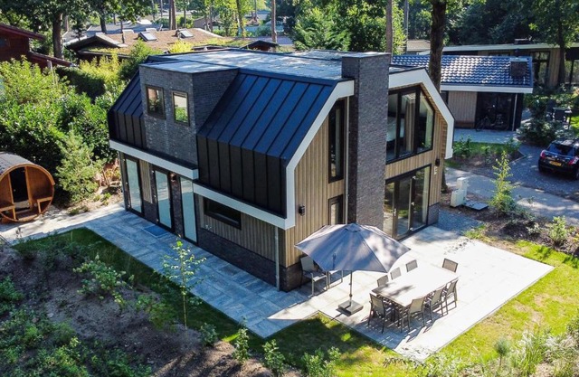 Family Villa in Forest Park