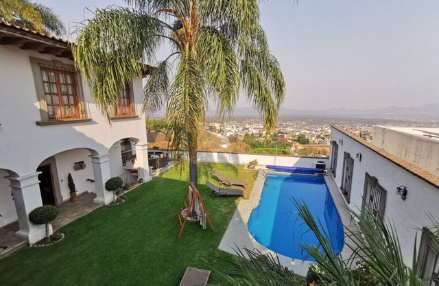 Family villa, pool, terrace & BBQ