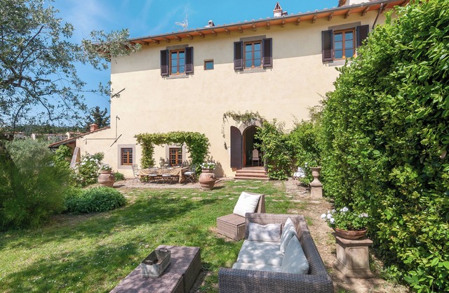 Family Villa 'Ridente - Settignano' with View of Florence, Garden and Pool