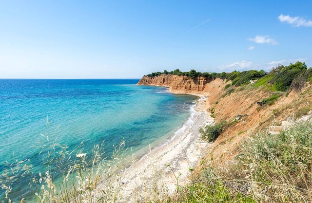 Family villa right in front of the beach, isolated with outstanding view