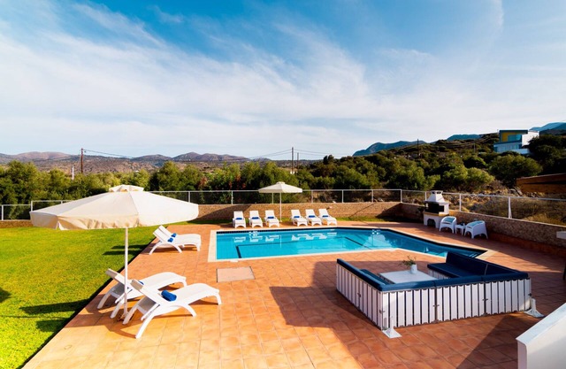 Family villa with private pool , sea views, Crete
