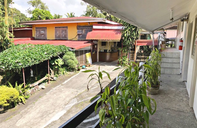 Famous Inn