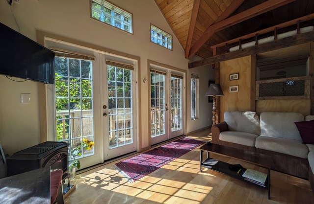 Famous Serenity Lodge at Lily Point