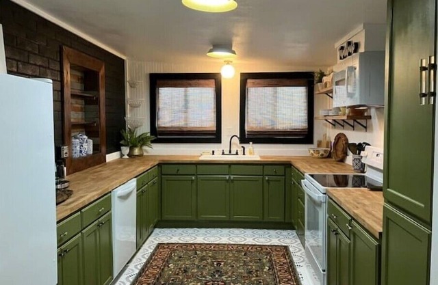 Fancy Farmhouse in Townn