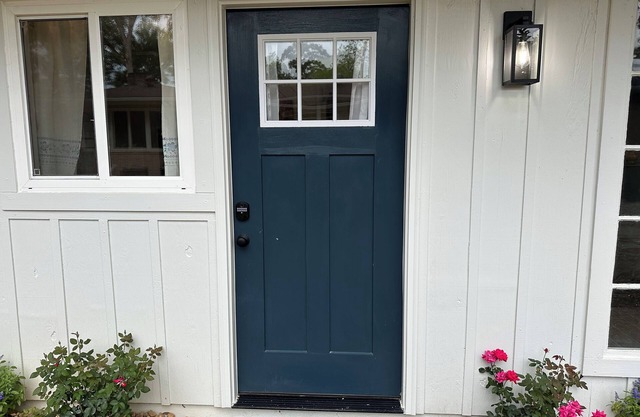 Fancy Nancy’s cottage in the heart of Summit, located near shops and restaurants