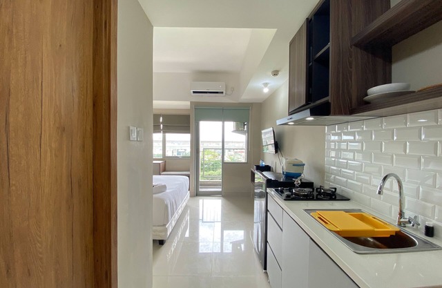 Fancy Studio Apartment At Gateway Park Lrt City Bekasi