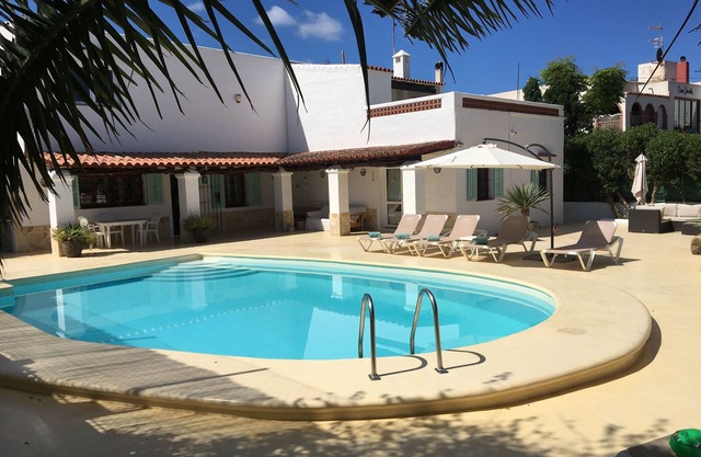 Fantastic Villa 300m from Beach, Private Pool, BBQ Area, Garden Great location
