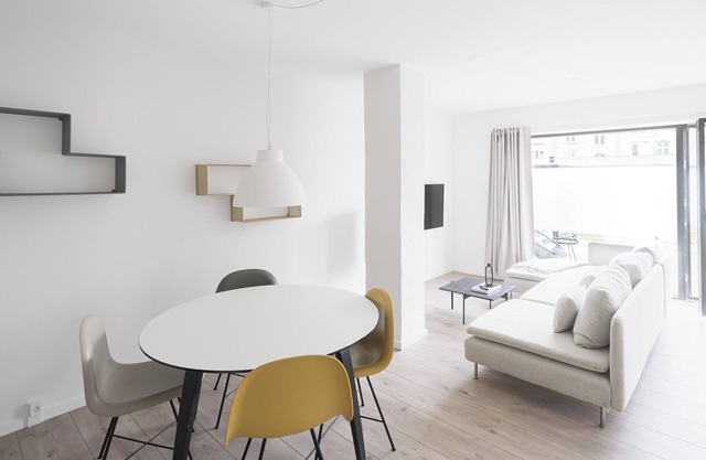 Fantastic 1-bed apartment w/private terrace - 159