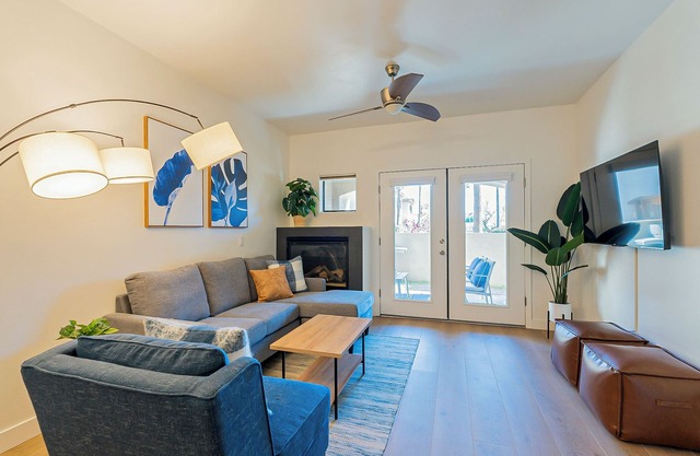 Fantastic 2 BD Old Town Scottsdale Condo