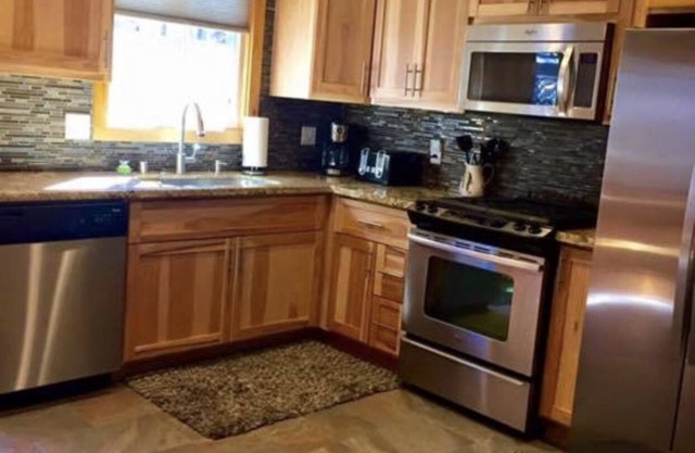 Fantastic 3-bedroom cabin with WiFi in South Lake Tahoe