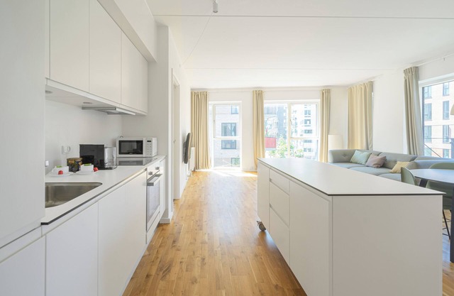 Fantastic 3-bed w balcony in Ørestad - 150